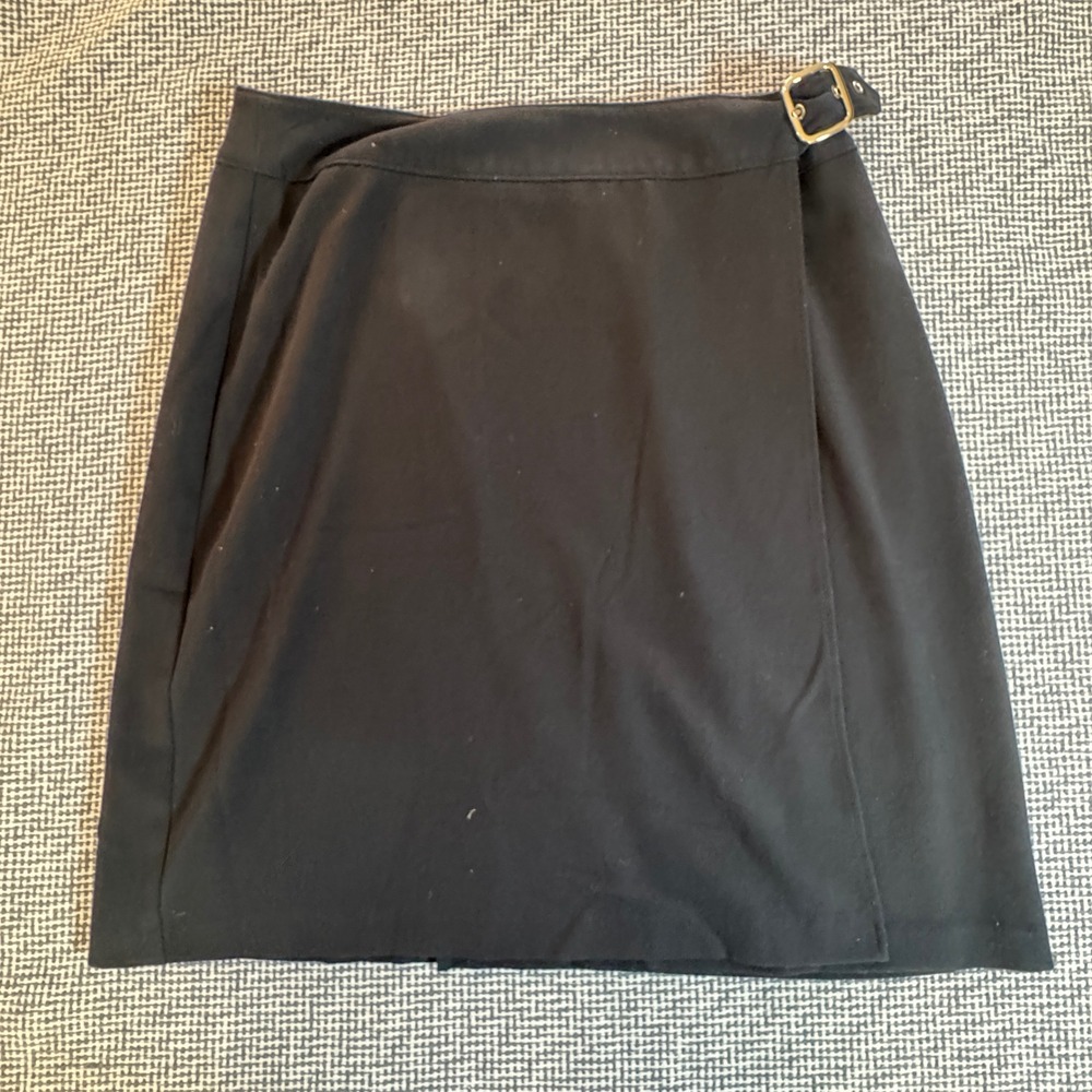 Briggs Petite Black Faux Wrap Mini Skirt Silver Buckle Detail Size 12P